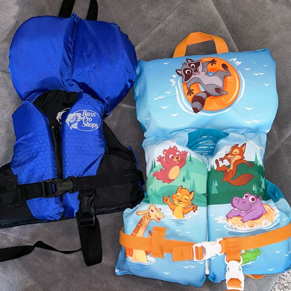 2 pack Infant/Child Flotation ~ Bass Pro Shops ~ Never Used